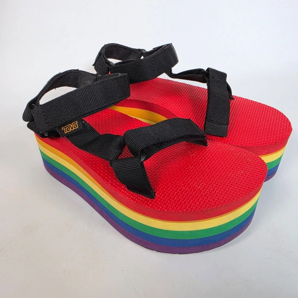 Teva X Tegan Sara Flatform Universal Pride Womens 6 Rainbow Platform Sandals